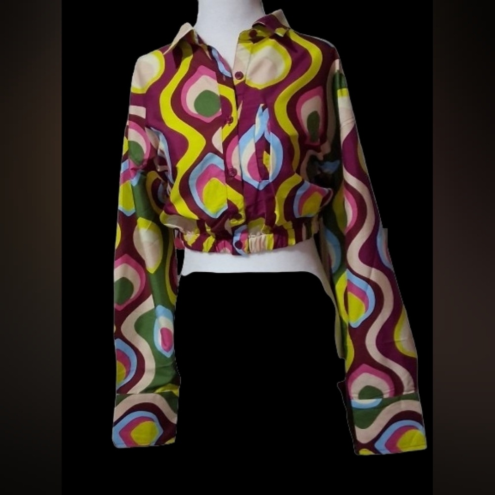 New "NWT" True Destiny Button Down Colorful Long Sleeve Crop Top, Large